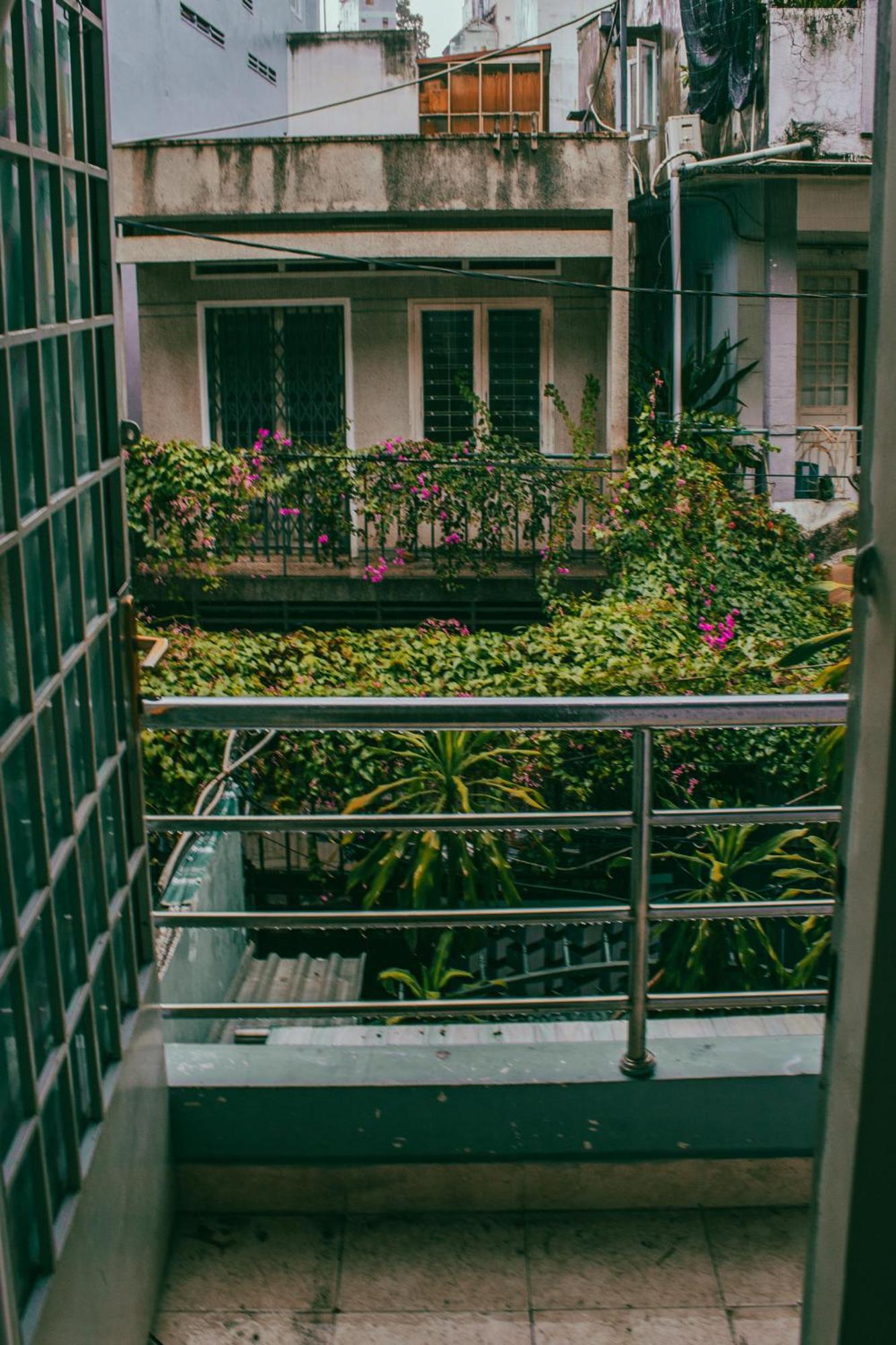 Отель Paulatim House Saigon Хошимин Экстерьер фото
