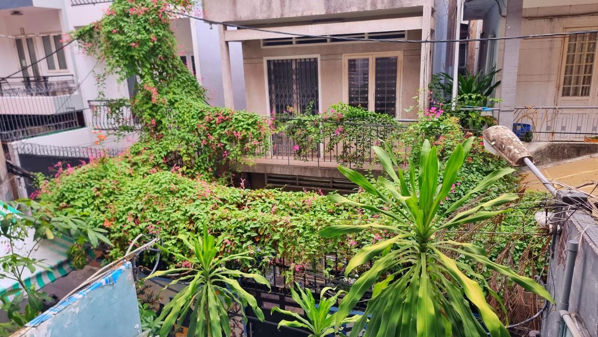 Отель Paulatim House Saigon Хошимин Экстерьер фото